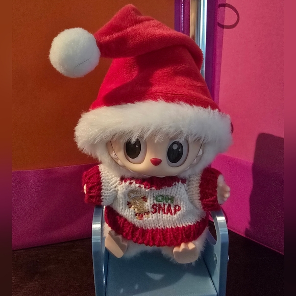 Labubu Christmas Outfit - Picture 1 of 1